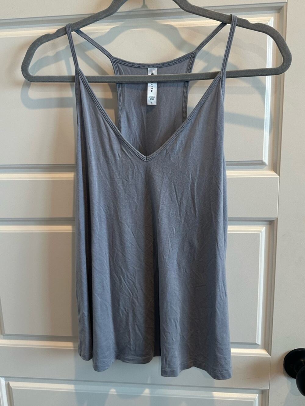Athleta Small Gray V Neck Racerback Tank Top Swing Cami Athleisure